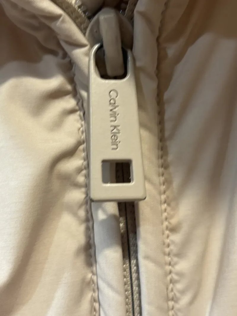 Пуховик Calvin Klein без дефектів — фото 4
