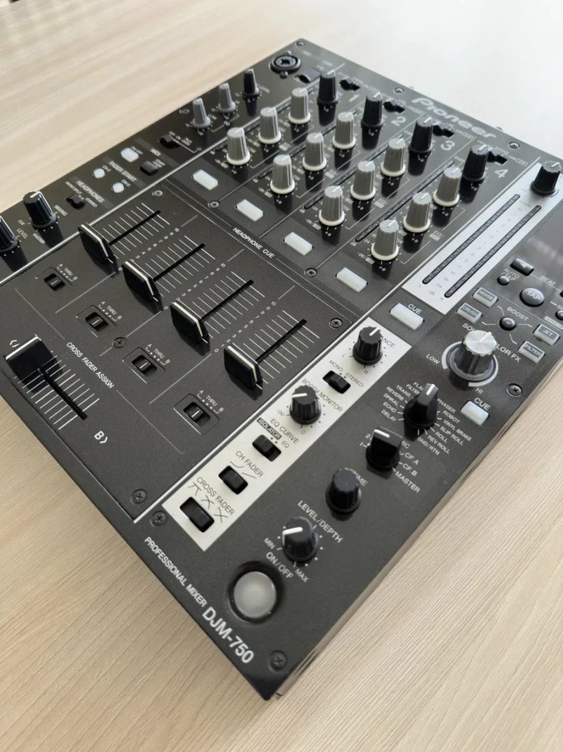Пульт Pioneer Djm 750-k( мікшер, мікшерний) — фото 4