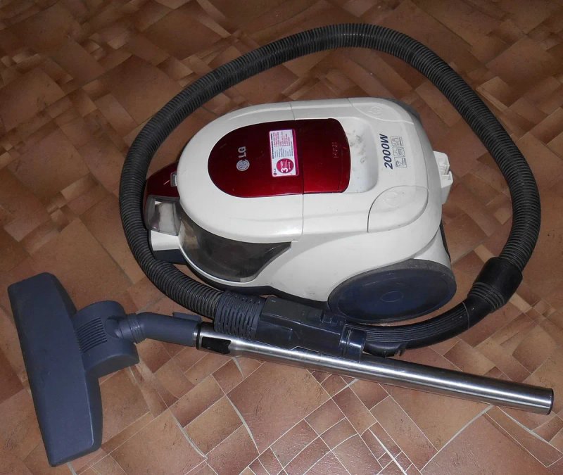 Пылесос LG, контейнерный, тянет хорошо — фото 3