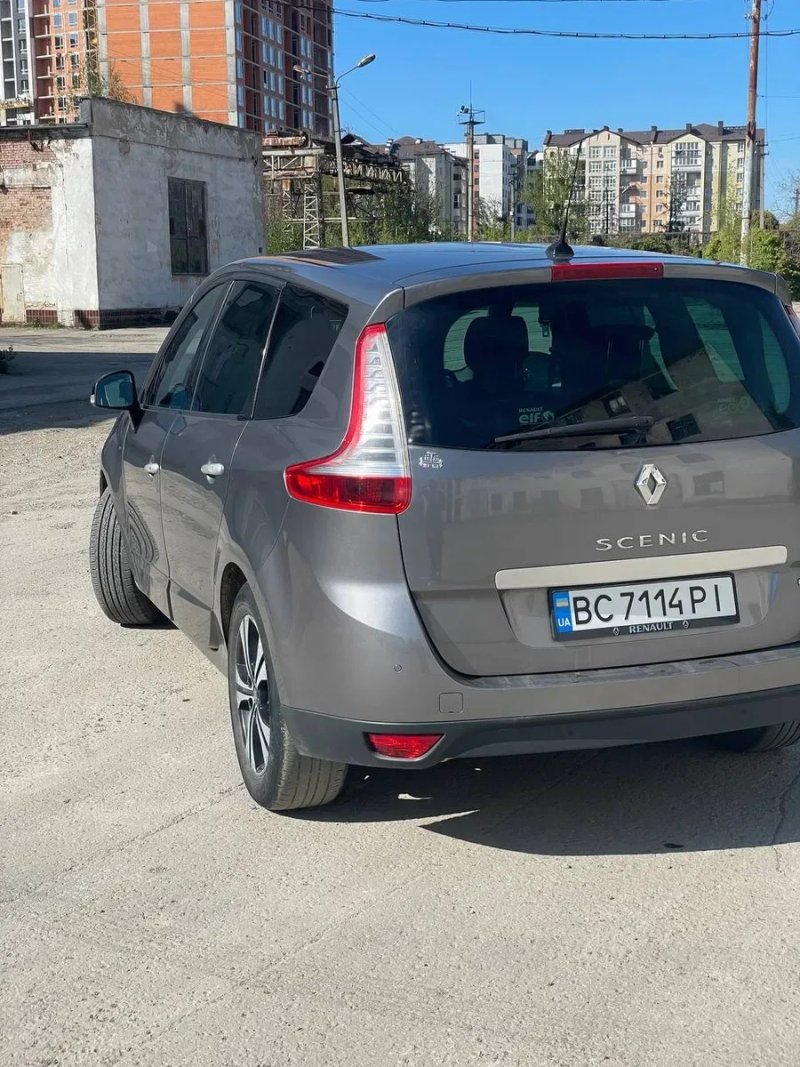 Renault Grand Scenic 2011; Рено гранд сценік — фото 2