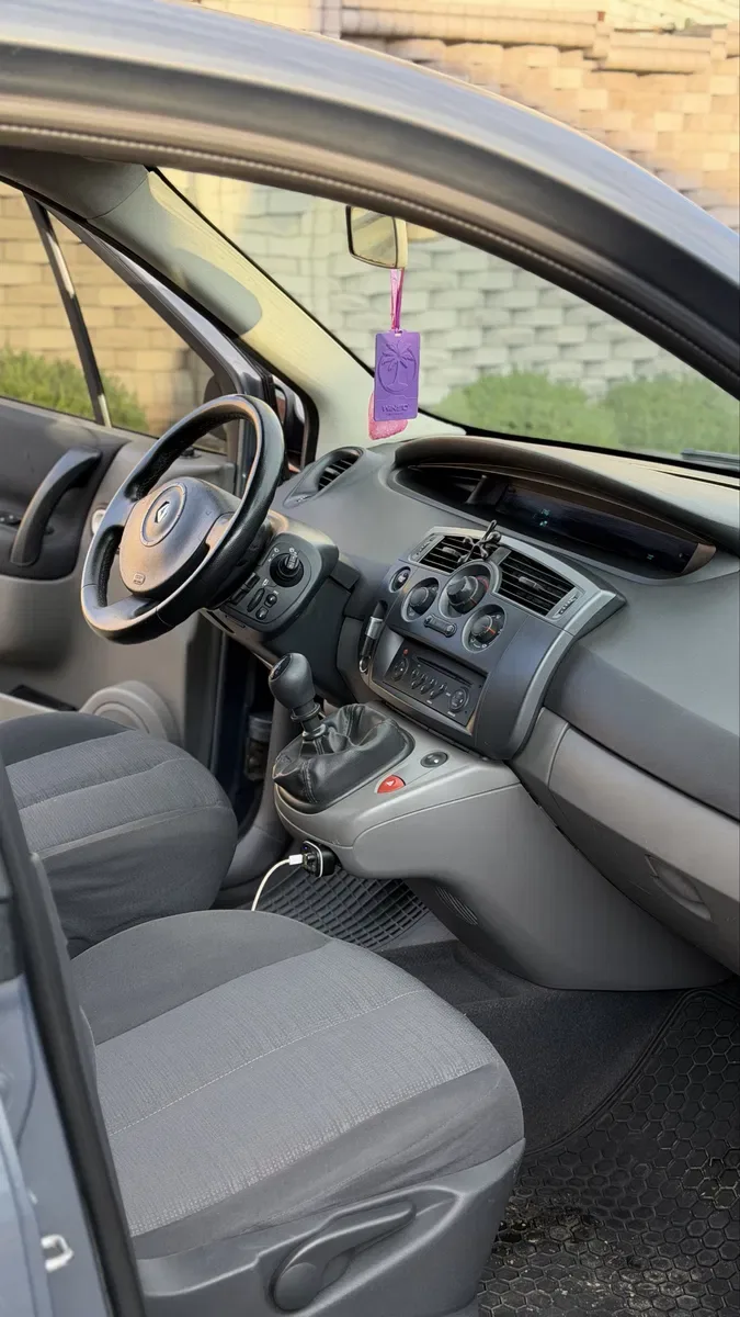 Renault Grand Scenic — фото 7