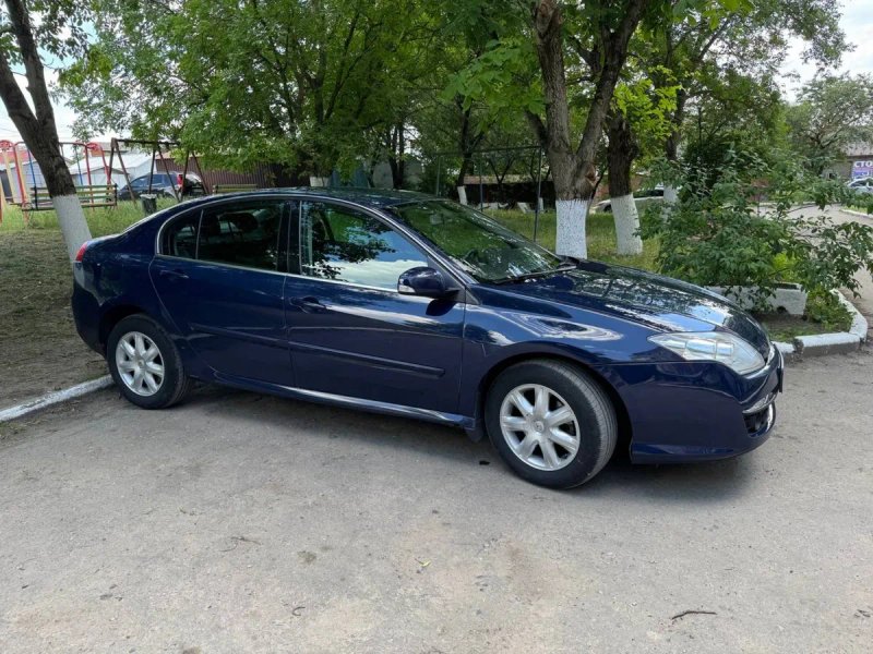 Renault Laguna 2.0 — фото 2