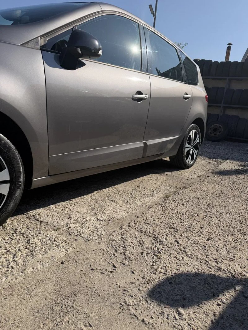 RENAULT  scenic  BASSE. — фото 3