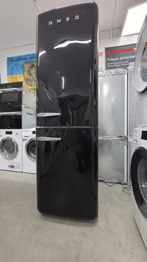 Ретро холодильник Smeg FAB32RBL5 NoFrost Чорний глянець Італія