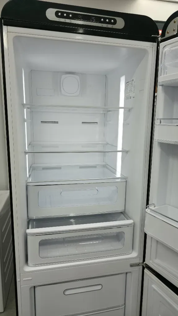 Ретро холодильник Smeg FAB32RBL5 NoFrost Чорний глянець Італія — фото 5