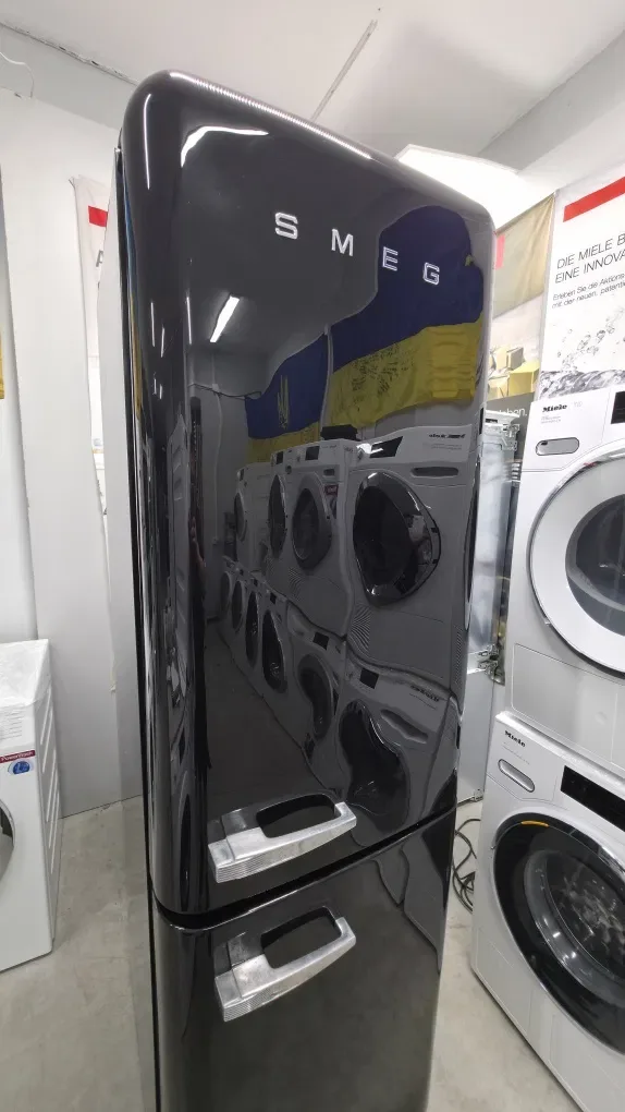 Ретро холодильник Smeg FAB32RBL5 NoFrost Чорний глянець Італія — фото 6