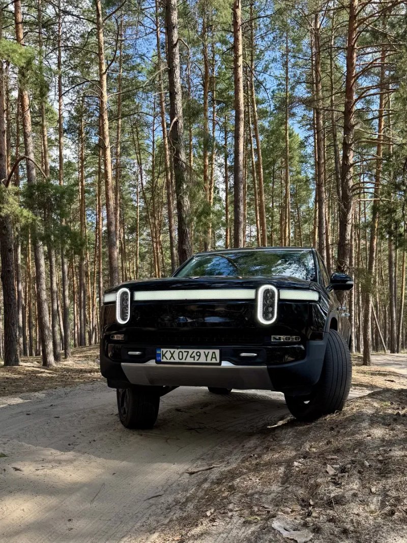 Rivian R1S Launch Edition 2023 — фото 2