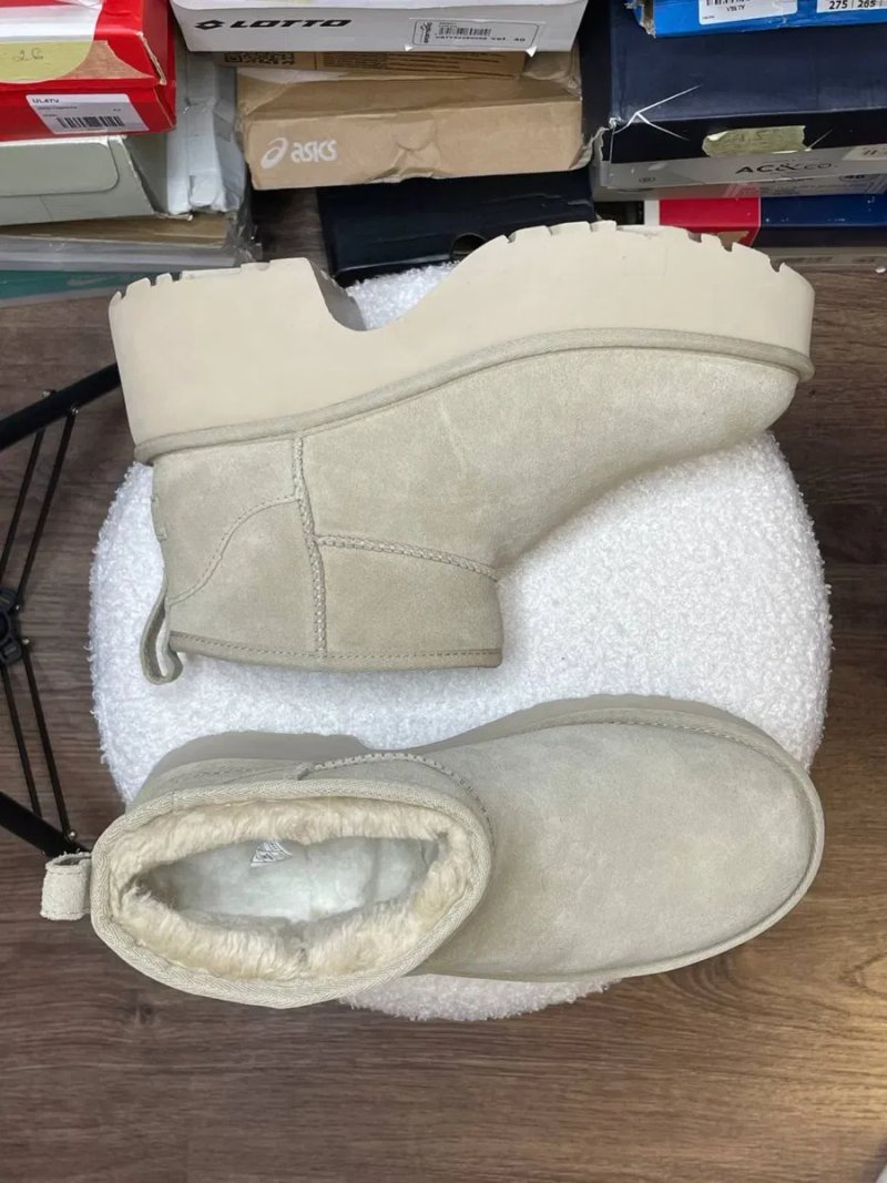 РОЗПРОДАЖ!!! Черевики UGG Classic Ultra Mini. Оригінал!!! Розмір 41. — фото 2
