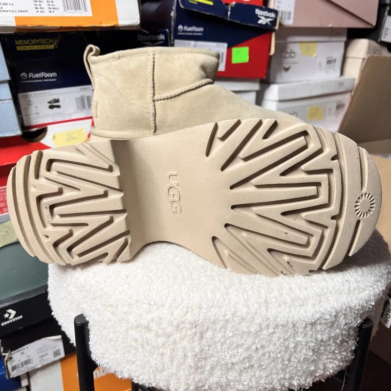 РОЗПРОДАЖ!!! Черевики UGG Classic Ultra Mini. Оригінал!!! Розмір 41. — фото 7