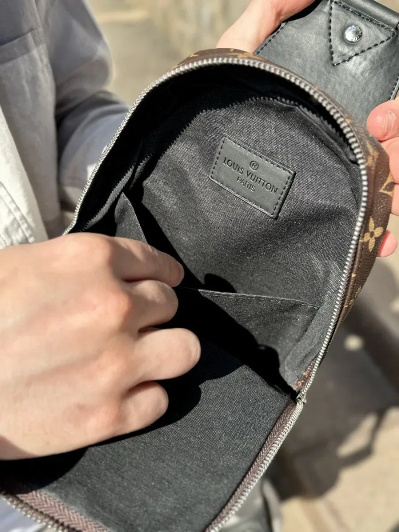 РОЗПРОДАЖ чоловіча сумка Louis Vuitton мужская сумка барсетка мессенджер через плечо слинг бананка клатч — фото 7