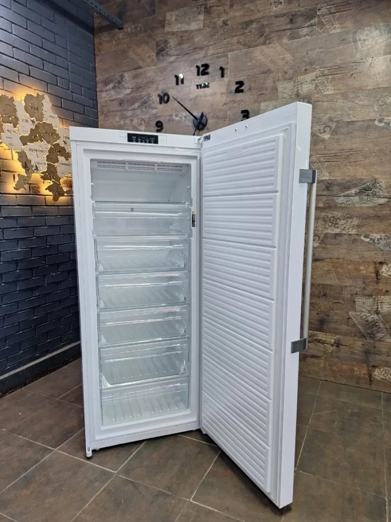 Розпродаж! Морозильна камера Miele на 6 поличок. Крапельна система охолодження. Техніка з Європи, великий вибір товарів — фото 6
