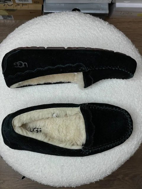 РОЗПРОДАЖ!!! Тапочки Ugg Scslloped Moc. Оригінал! Р. 36. Іде на 35)