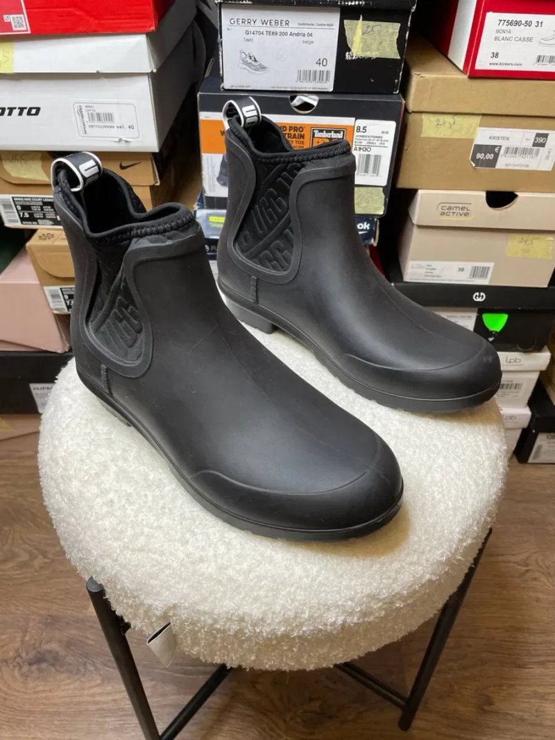 РОЗПРОДАЖ!! Жіночі резинові чоботи UGG Chevonne, р. 37,5. Оригінал!!! — фото 2
