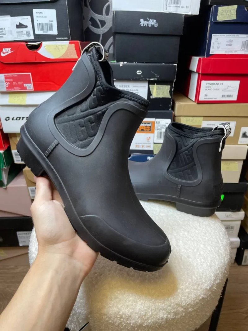 РОЗПРОДАЖ!! Жіночі резинові чоботи UGG Chevonne, р. 37,5. Оригінал!!! — фото 3
