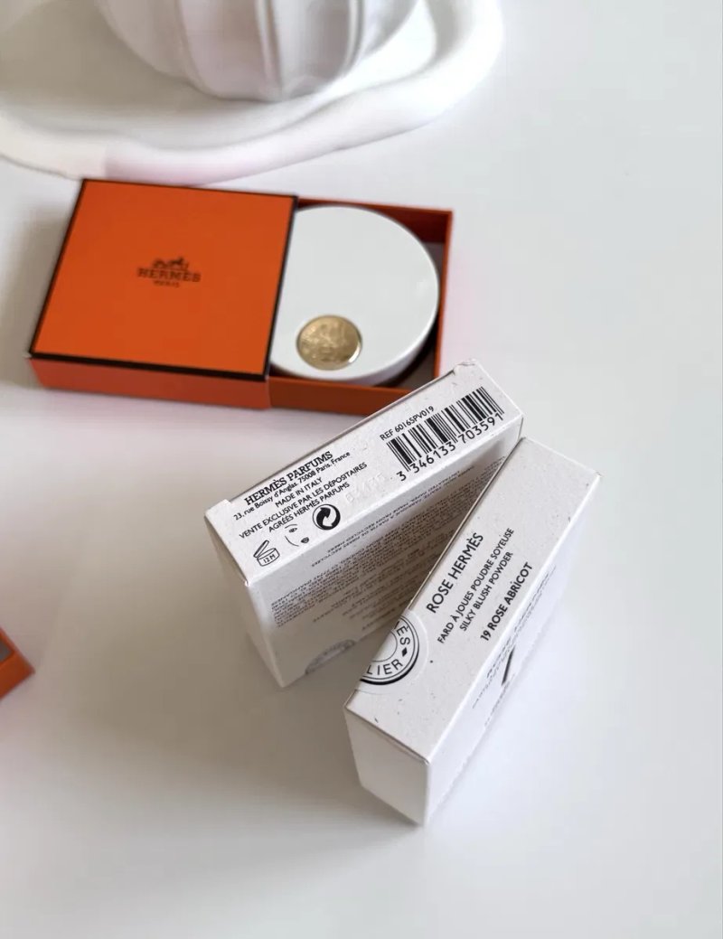 Румяна Hermès  Silky Blush Powder — фото 4