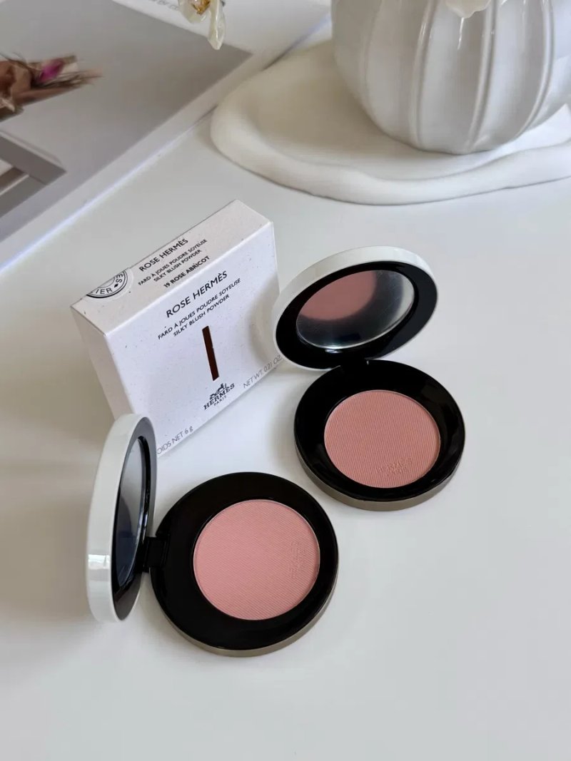Румяна Hermès  Silky Blush Powder — фото 5