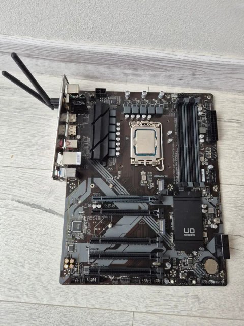 s1700 сет Intel Core i5-12600KF 10ядер 4.9GHz+ плата B760 Wi-Fi DDR4 . Trade-IN