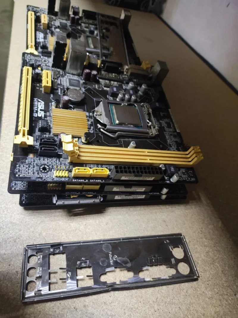 SALE! Міні-Материнська плата Asus H81M-R S1150 — фото 3