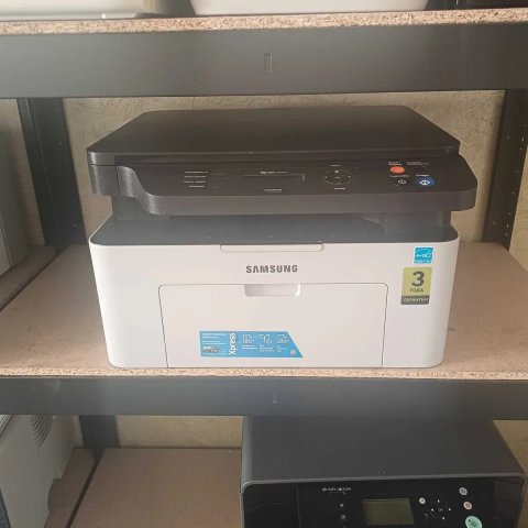 Samsung 2070 класнючий
