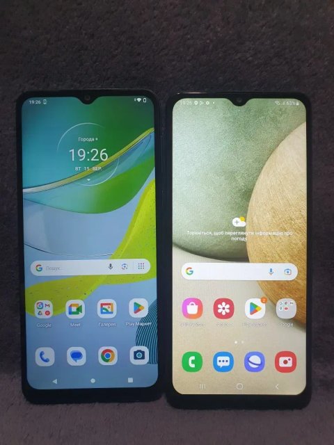 Samsung A12 та Moto e13