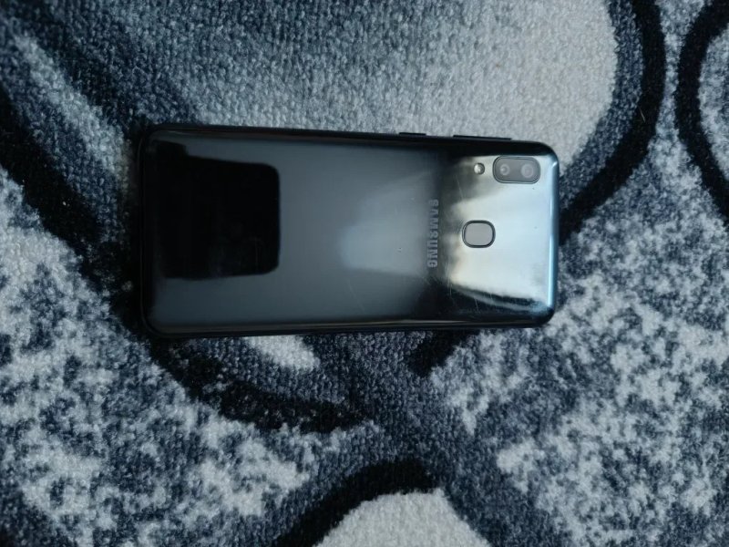 Samsung Galaxy A20e — фото 3
