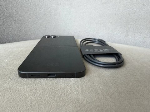 Samsung Galaxy Flip 7 FE 8/128 BLACK (SM-F761B)