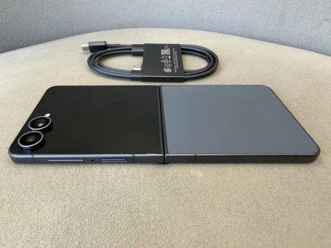 Samsung Galaxy Flip 8 12/256GB Graphite