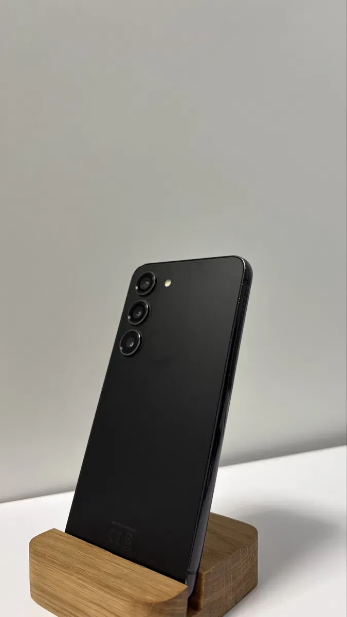 Samsung Galaxy S23 8/128 хорошому стані — фото 2