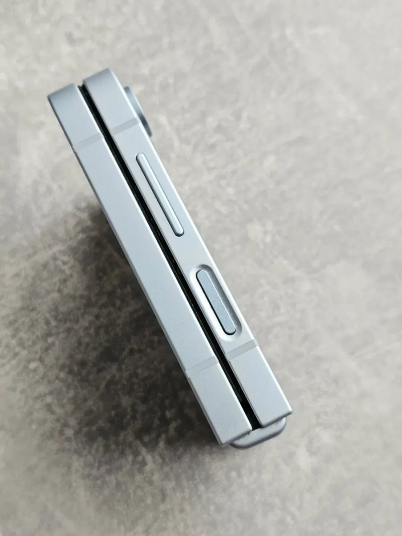 Samsung Galaxy Z FLIP 6 512Gb Blue — фото 4
