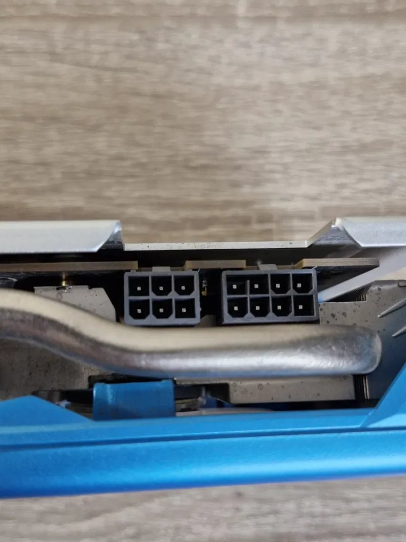 Sapphire Radeon RX 580 8GD5 Special Edition METAL BLUE NITRO+ — фото 4