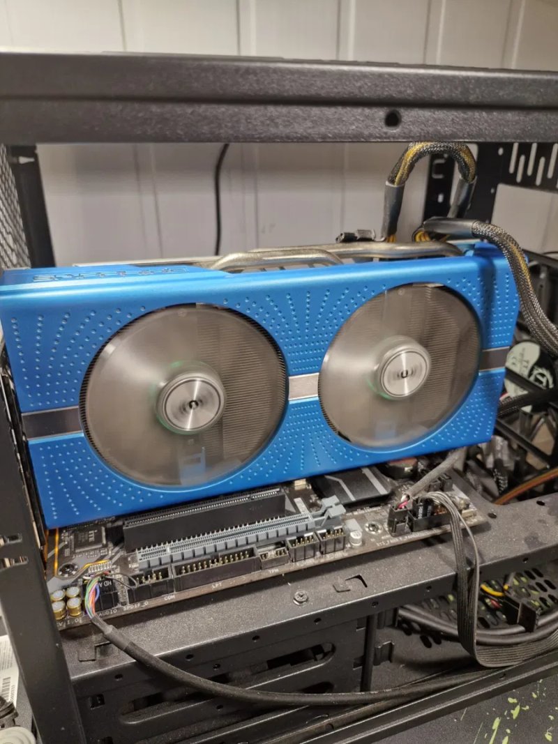 Sapphire Radeon RX 580 8GD5 Special Edition METAL BLUE NITRO+ — фото 6