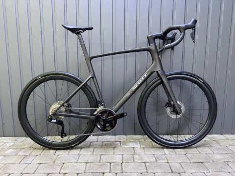 Scott Addict  30 Carbon | Ultegra Di2 | Аеродинамічний шосер преміум-класу