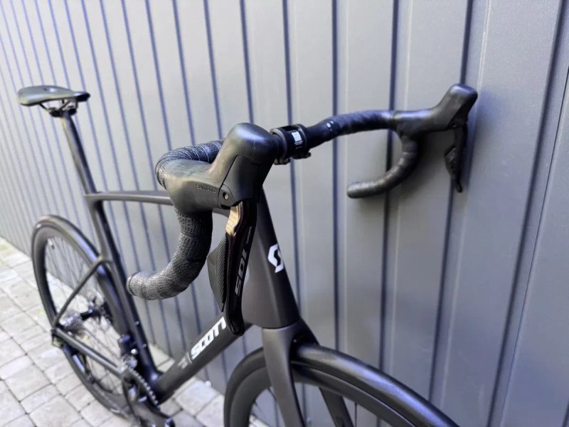 Scott Addict  30 Carbon | Ultegra Di2 | Аеродинамічний шосер преміум-класу — фото 3