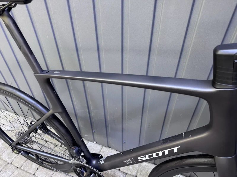 Scott Addict  30 Carbon | Ultegra Di2 | Аеродинамічний шосер преміум-класу — фото 5