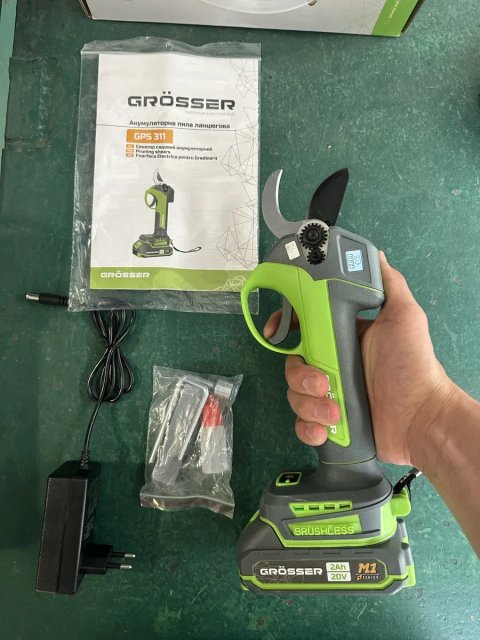 Секатор аккумуляторный садовый Grosser GPS 311