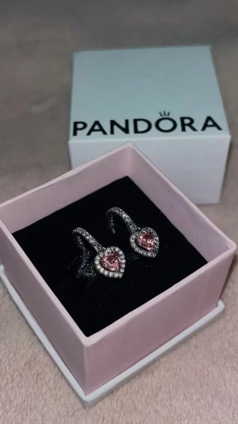 Сережки Pandora Серце з блискучим ореолом / Срібні сережки Пандора