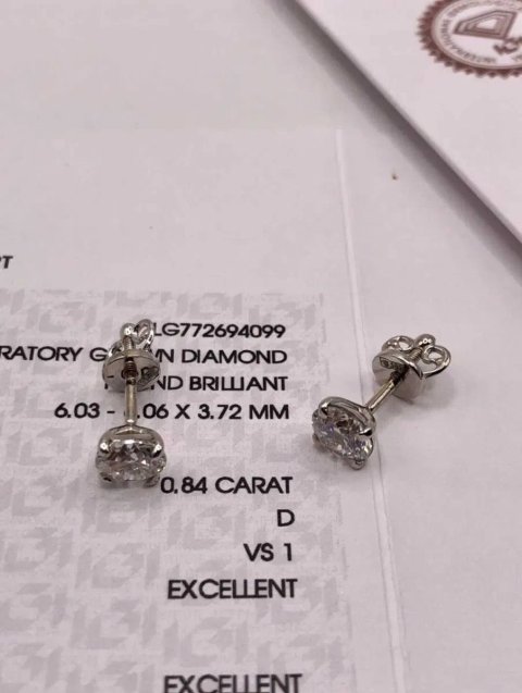 Серьги(гвоздики) белое золото бриллианты 1.67ct диаметр по 6 мм сертификат