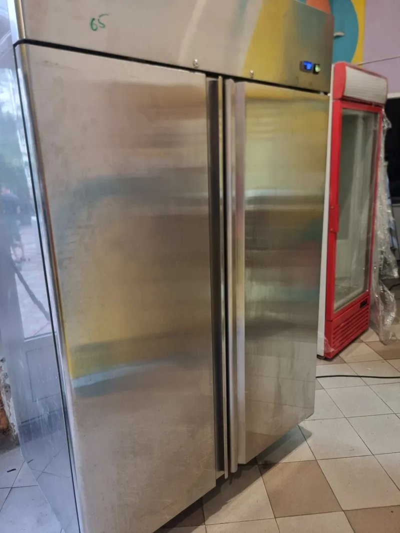 Шафа холодильна Метро Professional  GRE 1400 з нержавіючої сталі — фото 3