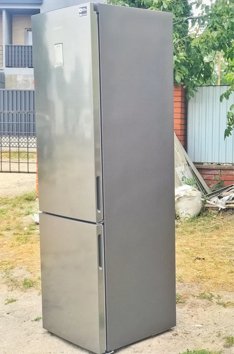 Шикарний холодильник Samsung no Frost, 200 см, сірий, з Німеччини — фото 6