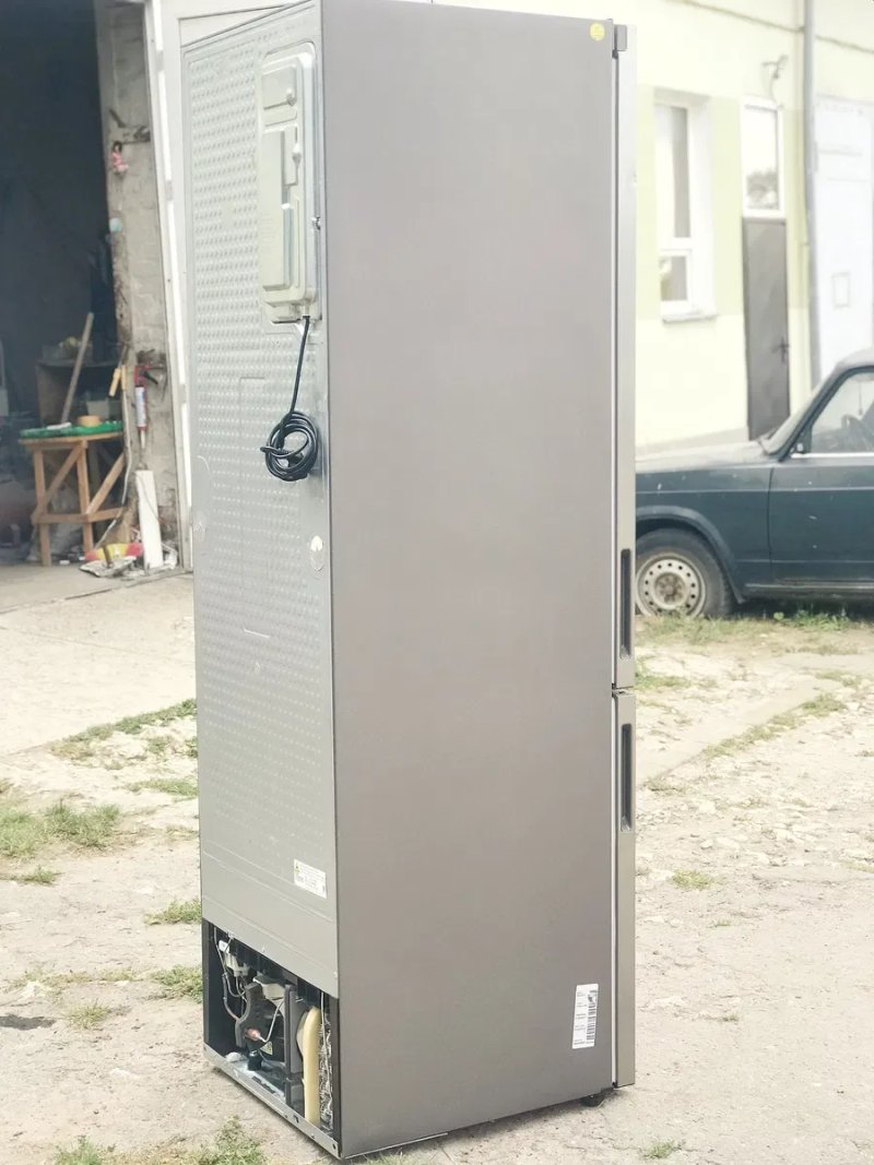 Шикарний холодильник Samsung no Frost, 200 см, сірий, з Німеччини — фото 8