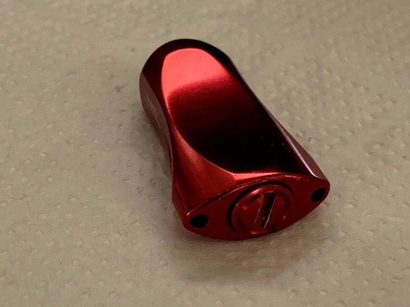 Shimano Yumeya Aluminum Sensitive Knob RedПреміальний алюмінієвий кноб від тюнінг-ательє Yumeya у насиченому червоному кольорі — фото 5