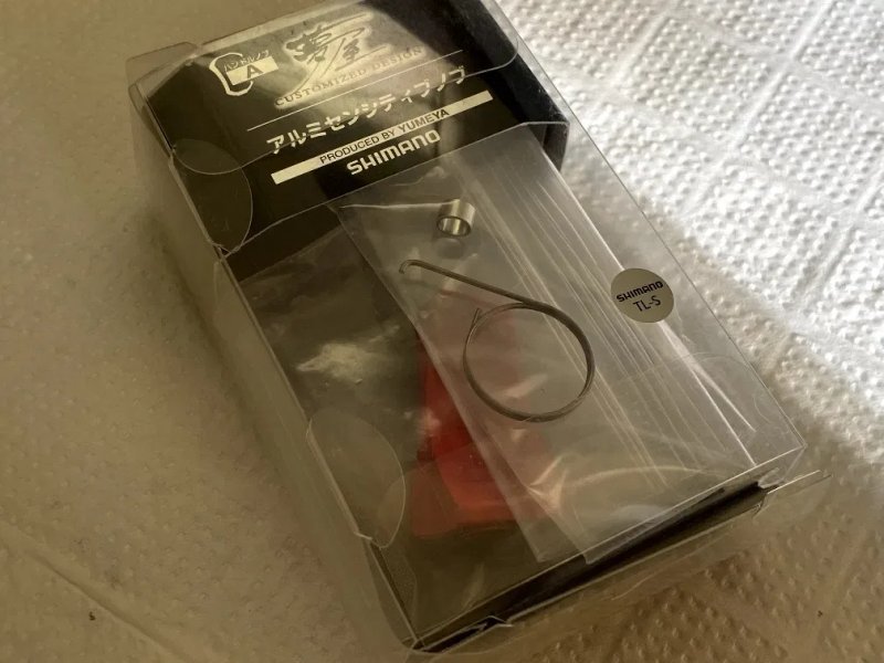 Shimano Yumeya Aluminum Sensitive Knob RedПреміальний алюмінієвий кноб від тюнінг-ательє Yumeya у насиченому червоному кольорі — фото 6