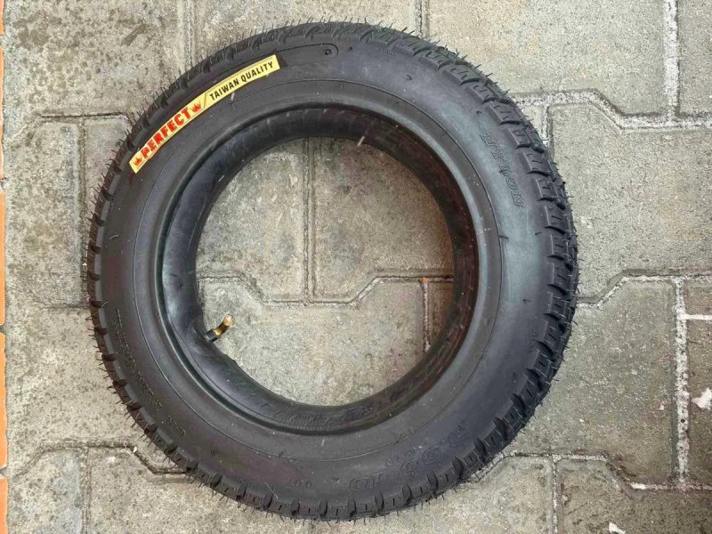 Шина з камерою 3.00-10 шипована Тайвань на скутер SC TYRE-124 — фото 6