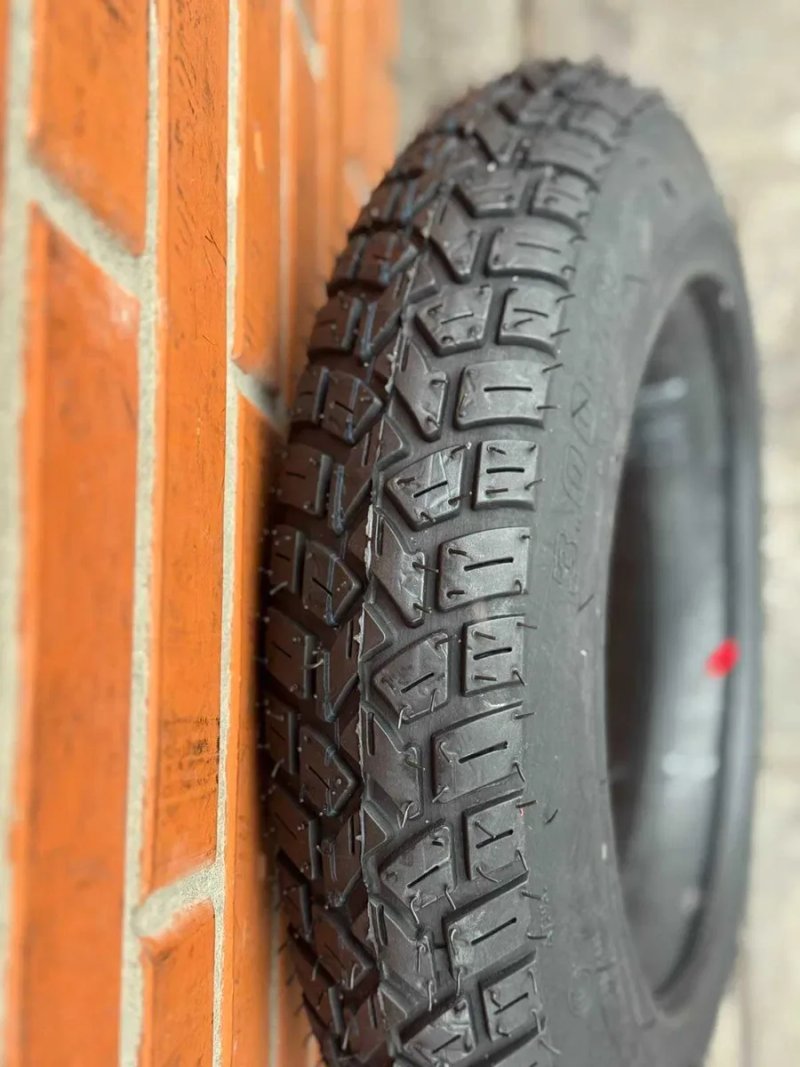 Шина з камерою 3.00-10 шипована Тайвань на скутер SC TYRE-124 — фото 8