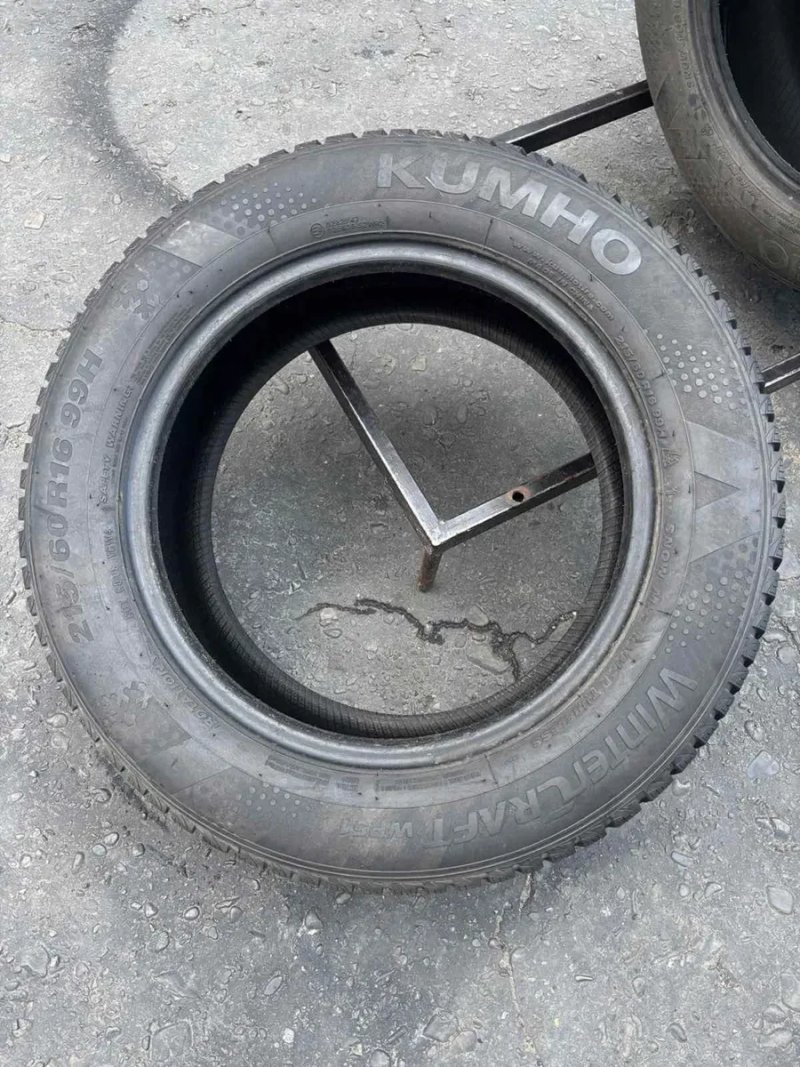 Шини 215/60 R16 Kumho 2024 рік зима, 7,5/8 мм — фото 7