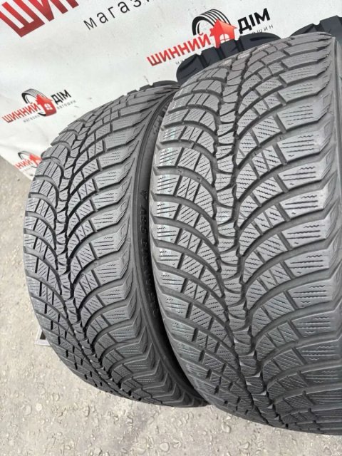 Шини 245/40 R19 пара Kumho  2023p зима 7,4мм