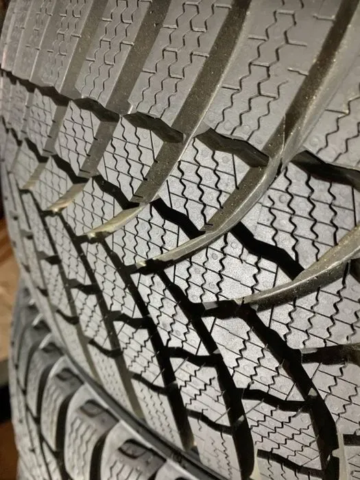 Шини б/у зима 205/55 R16 Bridgestone Blizzak LM005 — фото 2