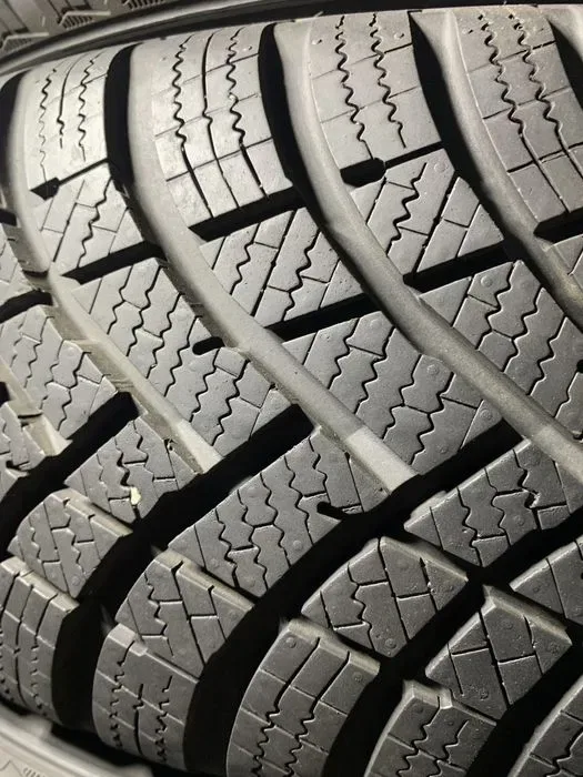 Шини б/у зима 205/60 16 HANKOOK I’sept RS 3 — фото 2