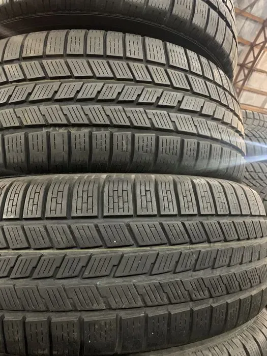 Шини б/у зима 235/60 R18 Pirelli Scorpion Ice&Snow Комплект , Пара — фото 3