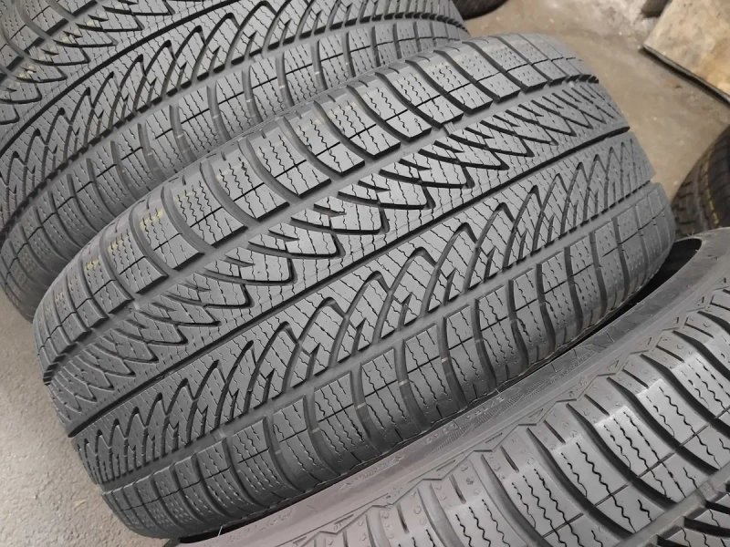 Шини бу 225/40 R18 Goodyear Ultra Grip Perf 8 Комплект Зима — фото 2